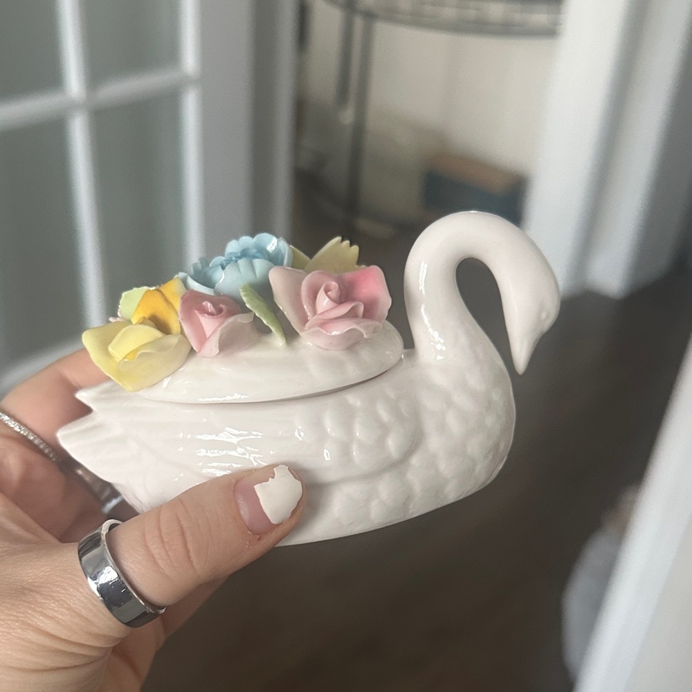 White Swan Trinket Box with Floral Lid, Vintage Home Decor